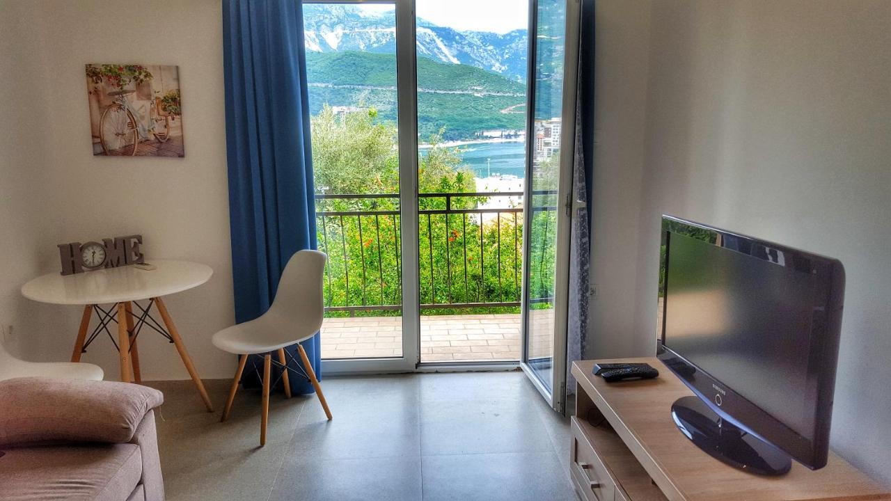 Sa Pogledom Na 4 Budva